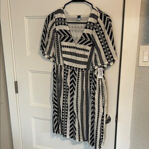 Old Navy Black and White Geometric Mini Dress